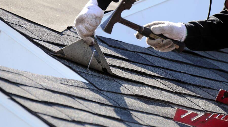 Professional gutter cleaning in Flomaton, AL